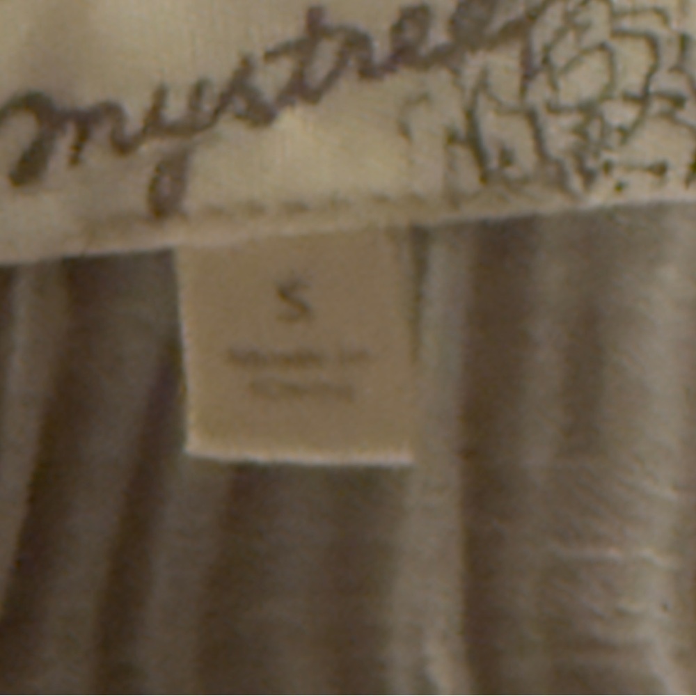 🌺𝗠𝗬𝗦𝗧𝗥𝗘𝗘 𝗦𝗛𝗘𝗘𝗥 TEXTURE 𝗕𝗨𝗧𝗧𝗢𝗡 𝗗𝗢𝗪𝗡 𝗗𝗨𝗦𝗧𝗘𝗥 - Picture 3 of 6